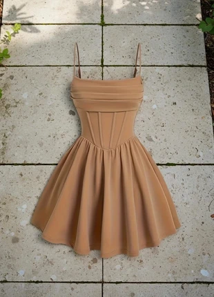 Robe élégante sans bretelles dos nu à taille froncée – Taille M, merk: LOOK, staat: Heel goed, maat: M / 38 / 10, € 44,90, € 47,85 inclusief Kopersbescherming