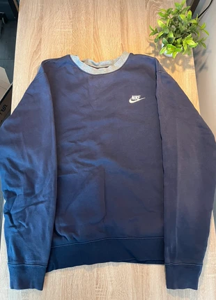 Sweat Nike taille M, marque: Nike, état: Très bon état, taille: M, 15,00 €, 16,45 € Protection acheteurs incluse