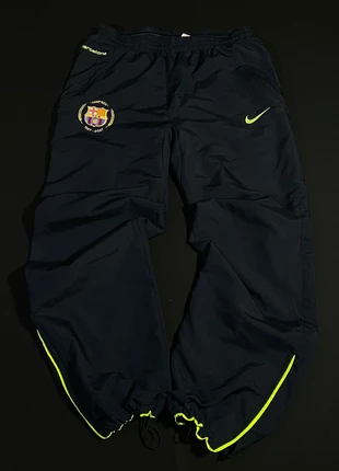 Pantaloni Nike Barcellona 2007, merk: FC Barcelona, staat: Heel goed, maat: M, € 79,99, € 84,69 inclusief Kopersbescherming Pro
