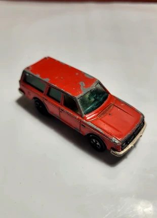miniature volvo 245 dl break majorette vintage rouge 1/60 france ref 220, marke: Majorette, zustand: Gut, größe: Frühchen, bis 44, 2,30 €, 3,12 € inklusive Vinted-Käuferschutz