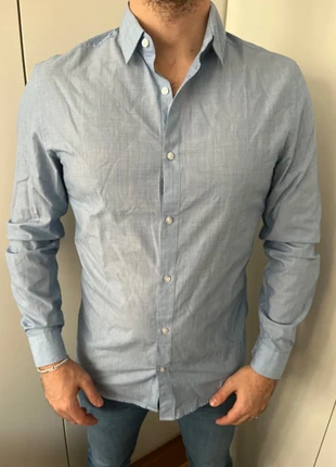 Chemise H&M bleu clair – modèle simple et élégant – taille S, marke: H&M, zustand: Sehr gut, größe: S, 3,00 €, 3,85 € inklusive Vinted-Käuferschutz
