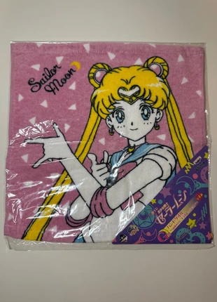 Sailor moon serviette towel loterie ichiban kuji 30 cm pink moon, marque: Bandai, état: Très bon état, 6,90 €, 7,95 € Protection acheteurs (Pro) incluse
