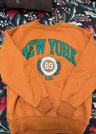 Sudadera New York, merk: Pull & Bear, staat: Heel goed, maat: XS / 34 / 6, € 5,00, € 5,95 inclusief Kopersbescherming