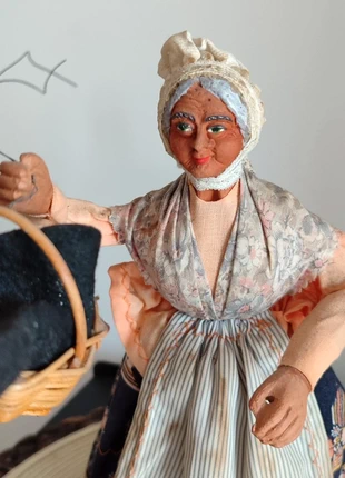 Santon femme âgée, marque: santon, état: Très bon état, 20,00 €, 21,70 € Protection acheteurs incluse