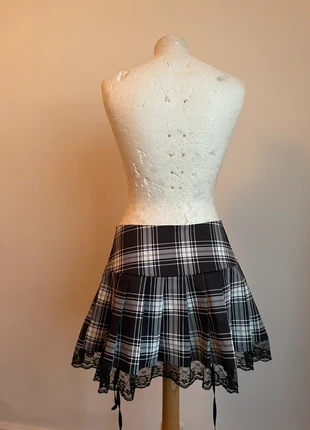 jupe écossaise noire et blanche y2k, marque: y2k, état: Très bon état, taille: M / 38 / 10, 25,00 €, 26,95 € Protection acheteurs incluse