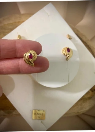 Élégantes boucles d‘oreilles avec petits rubis central en plaqué or 18carats, brand: Maty, condizioni: Ottime, €54.00, €57.40 include la Protezione acquisti