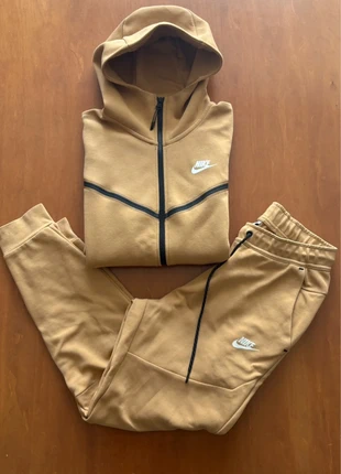 Tuta Nike tech fleech senape tg. S, brand: Nike, condizioni: Ottime, taglia: S, €79.99, €84.69 include la Protezione acquisti