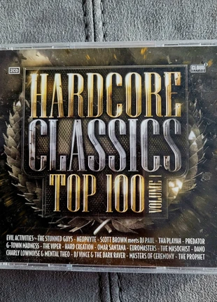 Hardcore classics top 100 thunderdome masters of hardcore, zustand: Sehr gut, 12,00 €, 13,30 € inklusive Vinted-Käuferschutz