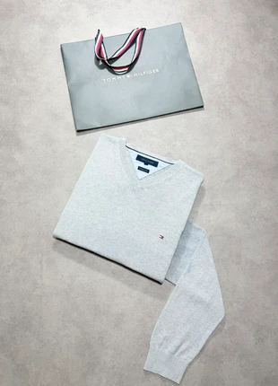 Pull léger Tommy Hilfiger gris Col V - Logo brodé - 100% coton - Taille XL, marque: Tommy Hilfiger, état: Très bon état, taille: XL, 15,00 €, 16,45 € Protection acheteurs incluse