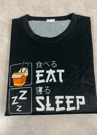 T-shirt noir imprimé “Eat Sleep Anime Gaming Repeat”Neuf  – Taille L unisexe Code 290N, marque: Original, état: Neuf sans étiquette, taille: L, 11,00 €, 12,25 € Protection acheteurs (Pro) incluse