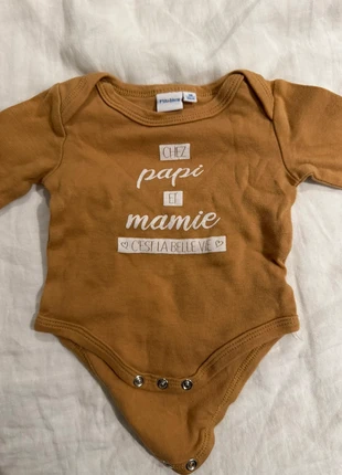 Body manche longue, marque: P'tit Bisou, état: Très bon état, taille: 1-3 mois / 56 cm, 2,00 €, 2,80 € Protection acheteurs incluse