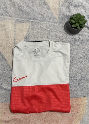 T-shirt de sport Nike Homme - Très bon état, brand: Nike, condition: Very good, size: M, €10.00, €11.20 includes Buyer Protection