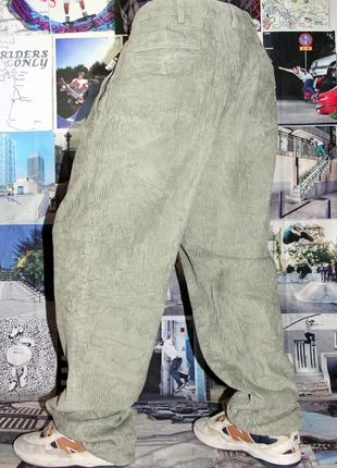 Land's End Relaxed Fit Corduroy Pants (US Size 32x33) (EU Size 42), brand: Vintage Dressing, condition: Very good, size: W32, €29.99, €32.19 includes Buyer Protection Pro