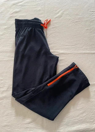 Jogging bleu garçon – Taille 10 ans – Confortable et pratique, marke: Tenth, zustand: Gut, größe: 10 Jahre / 140, 1,99 €, 2,79 € inklusive Vinted-Käuferschutz