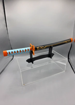 Réplique Mini Katana en bois Shinobu Kochou – Demon Slayer (Kimetsu no Yaiba), marque: Katana, état: Très bon état, taille: Taille unique, 15,00 €, 16,45 € Protection acheteurs (Pro) incluse