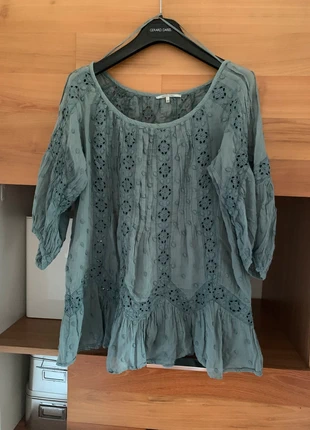Blouse broderie anglaise bohème chic, merk: Gerard Darel, staat: Heel goed, maat: L / 40 / 12, € 35,00, € 37,45 inclusief Kopersbescherming