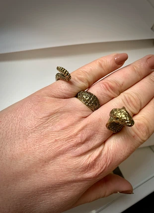 Bague fantaisie - motif serpent, marke: Inconnu, zustand: Sehr gut, größe: 59.7 mm / 19 mm Ø, 3,00 €, 3,85 € inklusive Vinted-Käuferschutz