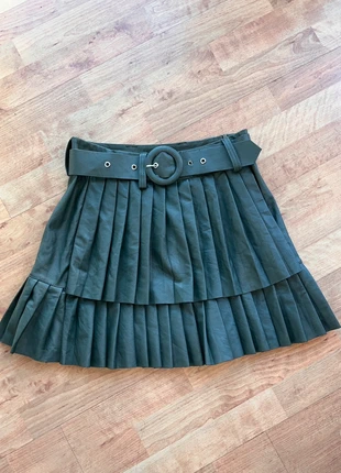 Falda plisada efecto piel / Pleated faux leather skirt (M), marque: Zara, état: Très bon état, taille: M / 38 / 10, 13,00 €, 14,35 € Protection acheteurs incluse