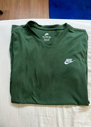 T-shirt Nike / Taille S / Vert, marke: Nike, zustand: Gut, größe: S, 5,00 €, 5,95 € inklusive Vinted-Käuferschutz