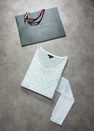 Pull léger Tommy Hilfiger gris/bleu clair - Col V - Logo brodé - 100% coton - Taille S, marca: Tommy Hilfiger, estado: Muy bueno, tamaño: S / 36 / 8, 3,00 €, 3,85 € Protección al comprador incluida