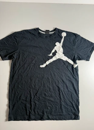 Tshirt Jordan noir logo Jumpman blanc, marke: Nike, zustand: Sehr gut, größe: XL, 10,00 €, 11,20 € inklusive Vinted-Käuferschutz