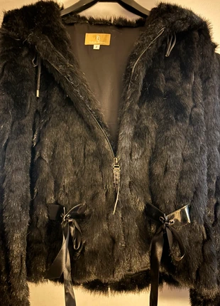 Veste fausse fourrure avec noeuds, marque: Paul Brial, état: Très bon état, taille: M / 38 / 10, 25,00 €, 26,95 € Protection acheteurs incluse