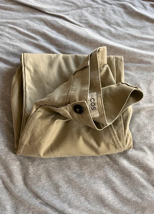 COS trousers beige tag 44 (XS-S men S-M women), marke: COS, zustand: Sehr gut, größe: S, 22,00 €, 23,80 € beinhaltet Vinted-Käuferschutz Pro