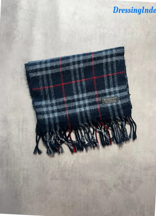 Écharpe Burberry Vintage Laine - 190cm (1), marke: Burberry, zustand: Gut, 22,00 €, 23,80 € inklusive Vinted-Käuferschutz