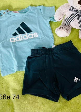 Adidas Tshirt Short Set Größe 74, merk: adidas, staat: Nieuw zonder prijskaartje, maat: 9-12 maanden / 74 cm, € 5,00, € 5,95 inclusief Kopersbescherming