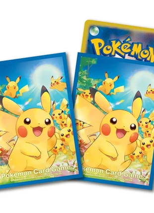 Pokémon center pikachu sleeve . Paquet de 64 sleeves, marke: Pokémon, zustand: Sehr gut, 8,00 €, 9,10 € inklusive Vinted-Käuferschutz
