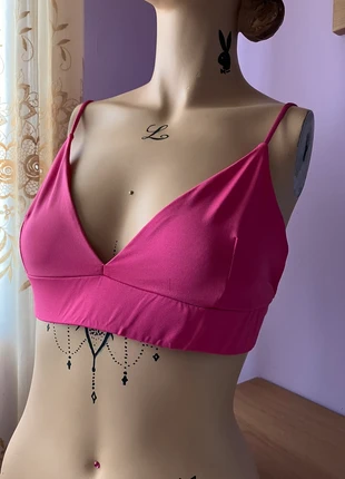 Top sujetador Stradivarius, marca: Stradivarius, estado: Muito bom, tamanho: M / 38 / 10, €2.00, €2.80 inclui Proteção do Comprador