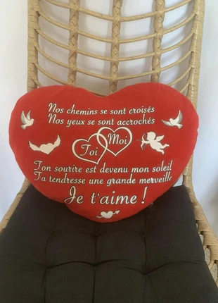 Coussin en forme de cœur, condition: Good, size: Other, €1.00, €1.75 includes Buyer Protection