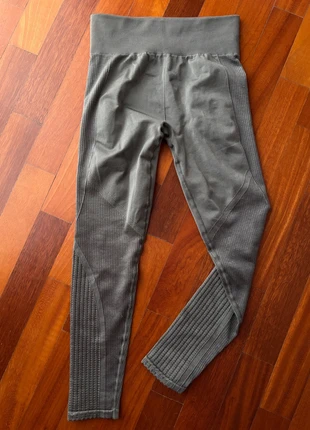 Leggings sportivi H&M seamless, brand: H&M, condizioni: Ottime, taglia: S / IT 40 / EU 36, €18.00, €19.60 include la Protezione acquisti