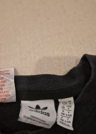 Trui Adidas, merk: adidas, staat: Goed, maat: 5 jaar / 110 cm, € 5,00, € 5,95 inclusief Kopersbescherming