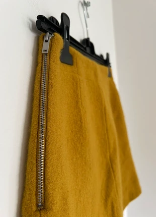 Jupe jaune moutarde COS - Taille 34 - Fermeture côté, marca: COS, estado: Novo sem etiquetas, tamanho: XS / 34 / 6, €22.00, €23.80 inclui Proteção do Comprador