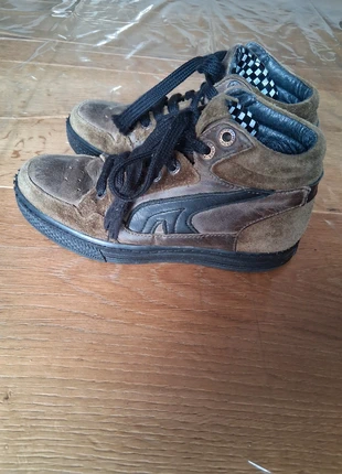 Stoere Piedro Schoenen, merk: Piedro, staat: Heel goed, maat: 32, € 4,95, € 5,90 inclusief Kopersbescherming