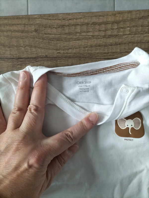 T-shirt obaidi 12 mois très bon état - photo numéro 3