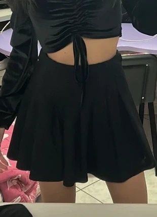 Minigonna nera con pieghe - XS, marque: New Collection, état: Très bon état, taille: XS / 34 / 6, 3,00 €, 3,85 € Protection acheteurs incluse