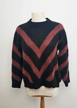 Pull Sandro en Mohair noir et rouge, col rond, taille M femme, très bon état, marke: Sandro, zustand: Sehr gut, größe: M / 38 / 10, 49,00 €, 52,15 € inklusive Vinted-Käuferschutz