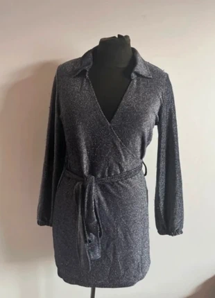 Robe à paillettes manche longue taille M de chez Jennyfer en très bon état, marque: Jennyfer, état: Très bon état, taille: M / 38 / 10, 5,00 €, 5,95 € Protection acheteurs incluse