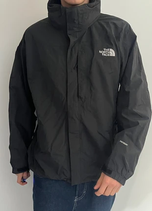 Veste The North Face noir logo brodé taille/L | Jacket The North Face, marque: The North Face, état: Très bon état, taille: L, 59,00 €, 62,65 € Protection acheteurs incluse