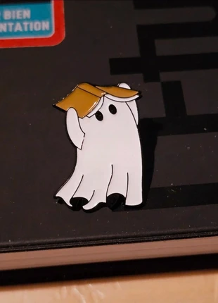 Pins Halloween, staat: Heel goed, € 3,90, € 4,80 inclusief Kopersbescherming