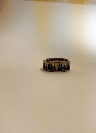 Bague - Chevalière - Acier - Argentée - Flammes - One Piece - Ace - Cosplay - Emo - Gotique, marque: Fantaisie, état: Très bon état, taille: 18,5 mm, 10,90 €, 12,15 € Protection acheteurs incluse