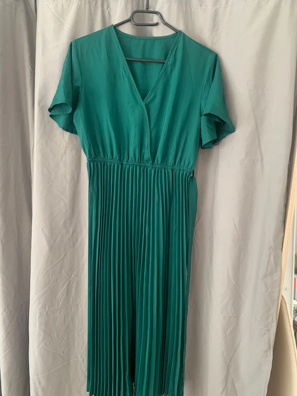 robe verte longue avec plies - photo numéro 3