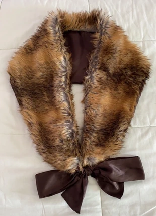 Collo di pelliccia marrone sintetica, merk: Vintage, staat: Nieuw zonder prijskaartje, € 20,00, € 21,70 inclusief Kopersbescherming