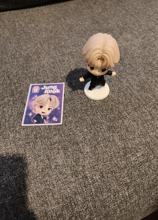 Figurka Jung kook, marque: jung kook, état: Neuf avec étiquette, taille: XS, 30,00 €, 32,20 € Protection acheteurs incluse
