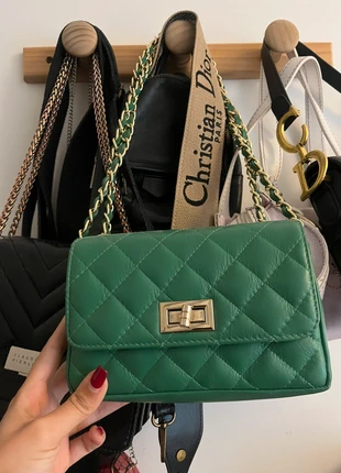 Sac Vert Matelassé Chic Chaîne dorés, merk: Venise, staat: Heel goed, € 20,00, € 21,70 inclusief Kopersbescherming