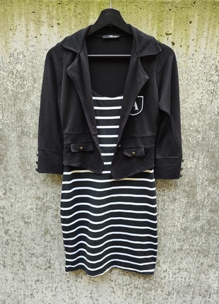 Jane Norman zwart wit gestreepte jurk met jasje en A embleem maat L - XL, merk: Jane Norman, staat: Heel goed, maat: L / 40 / 12, € 10,00, € 11,20 inclusief Kopersbescherming