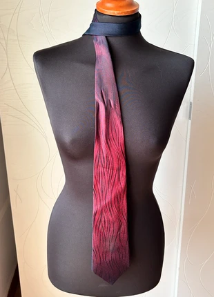 Cravatta Trussardi, merk: Trussardi, staat: Heel goed, € 22,00, € 23,80 inclusief Kopersbescherming