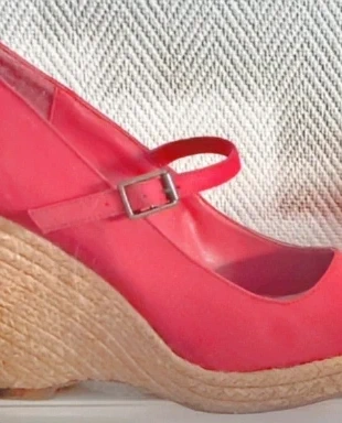 Babies compensées rouges en cuir suédé – Style rétro 60s – Taille 39, brand: Your Feet Look Gorgeous, condizioni: Ottime, taglia: 39, €12.00, €13.30 include la Protezione acquisti